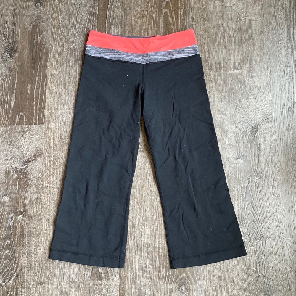 LULULEMON CAPRIS LEGGINGS